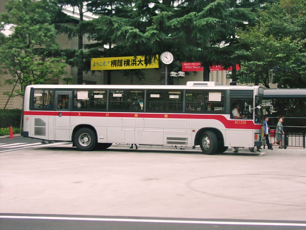 2001年9月30日　桐蔭学園前にて