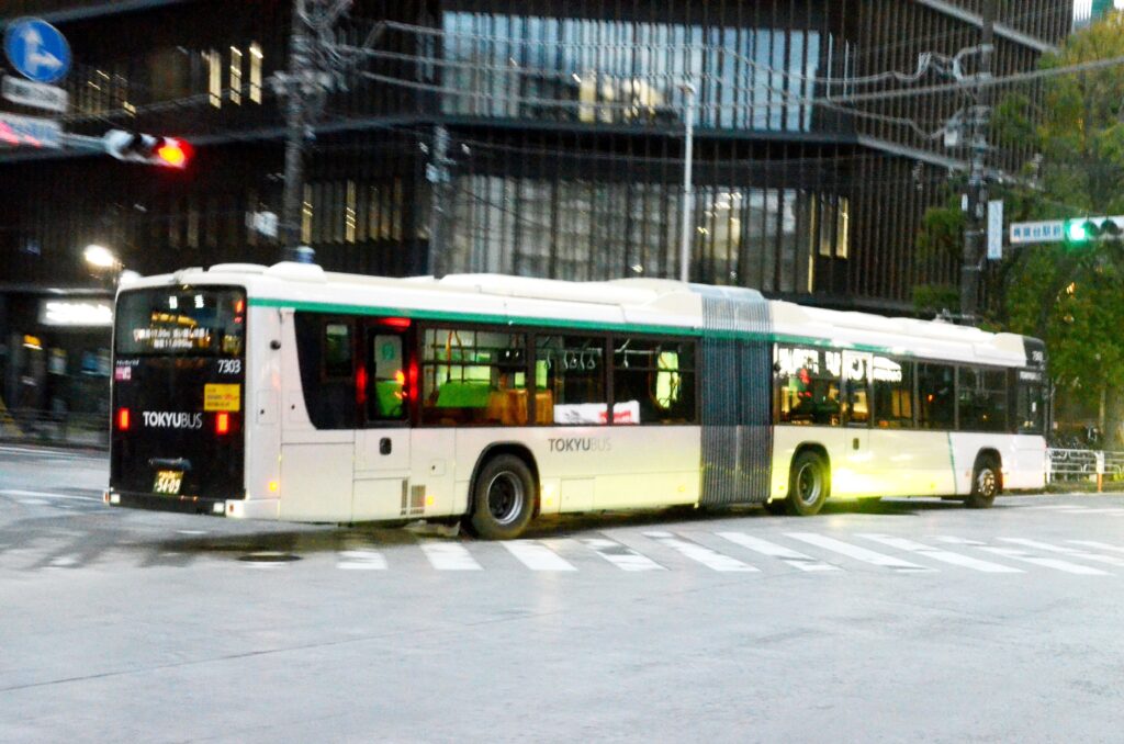 2025年11月12日　青葉台駅にて